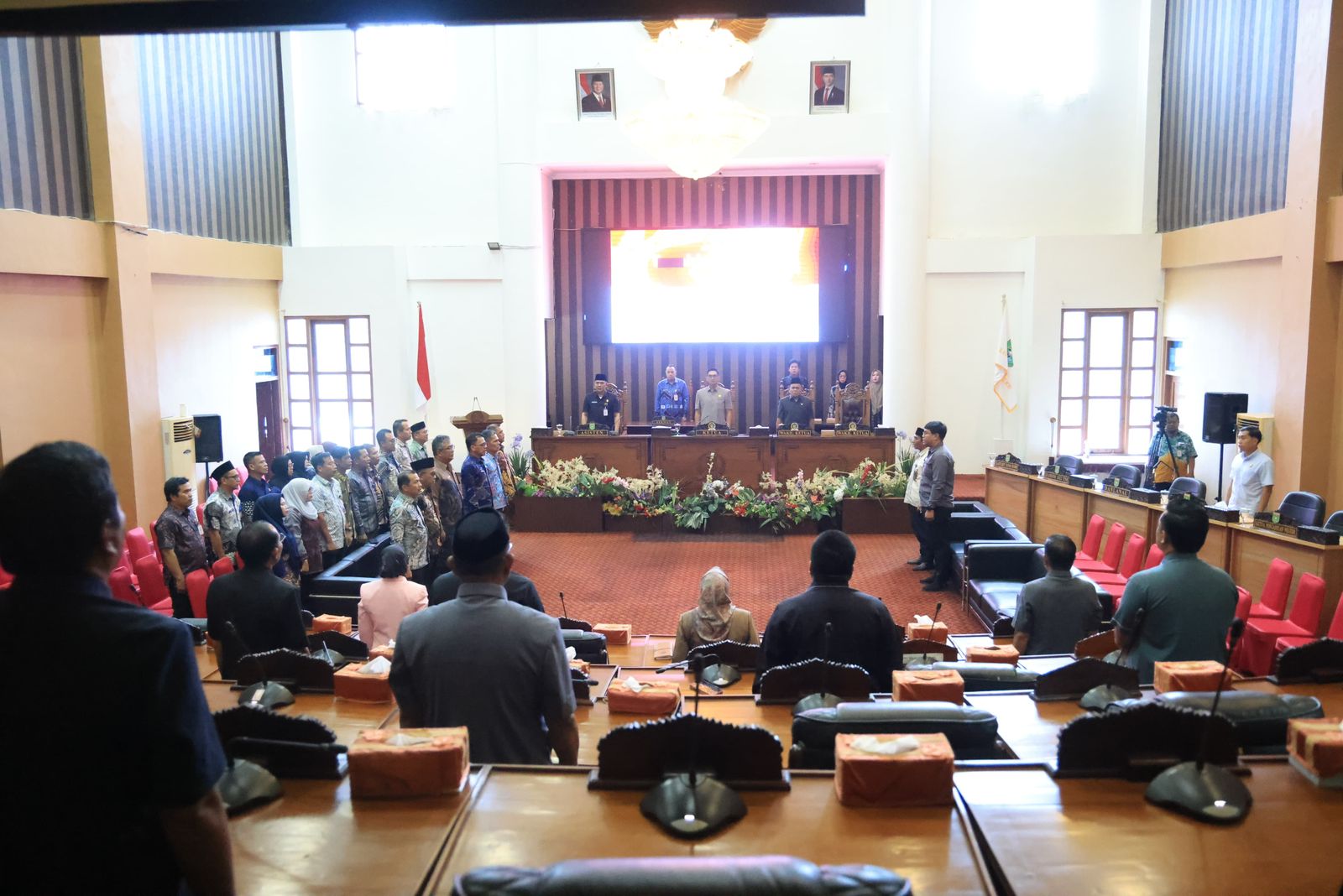 DPRD TANBU DENGARKAN JAWABAN BUPATI ATAS PANDANGAN UMUM FRAKSI TERHADAP RAPERDA PERIZINAN BERUSAHA BERBASIS RISIKO