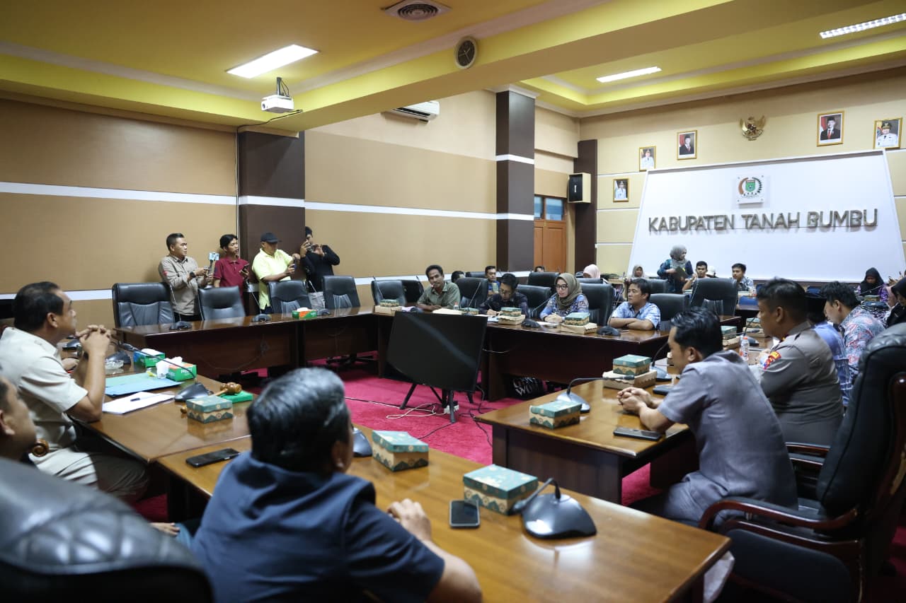 KOMISI III DPRD TANAH BUMBU BAHAS PENGUATAN SATU DATA DAN SMART CITY