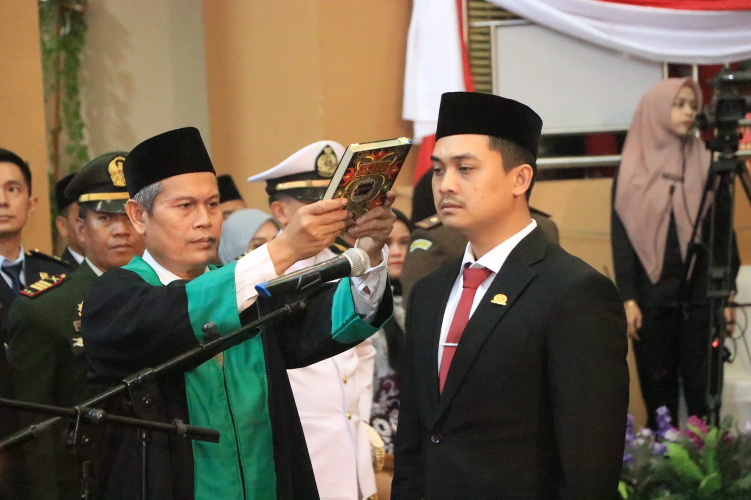 DPRD TANAH BUMBU RESMI LANTIK ANDREAN ATMA MAULANI, SH SEBAGAI KETUA BARU