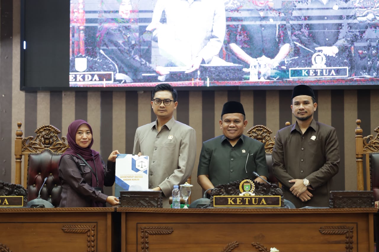 DPRD TANAH BUMBU GELAR PARIPURNA PENYAMPAIAN RAPERDA PERUBAHAN PAJAK DAERAH DAN RETRIBUSI DAERAH