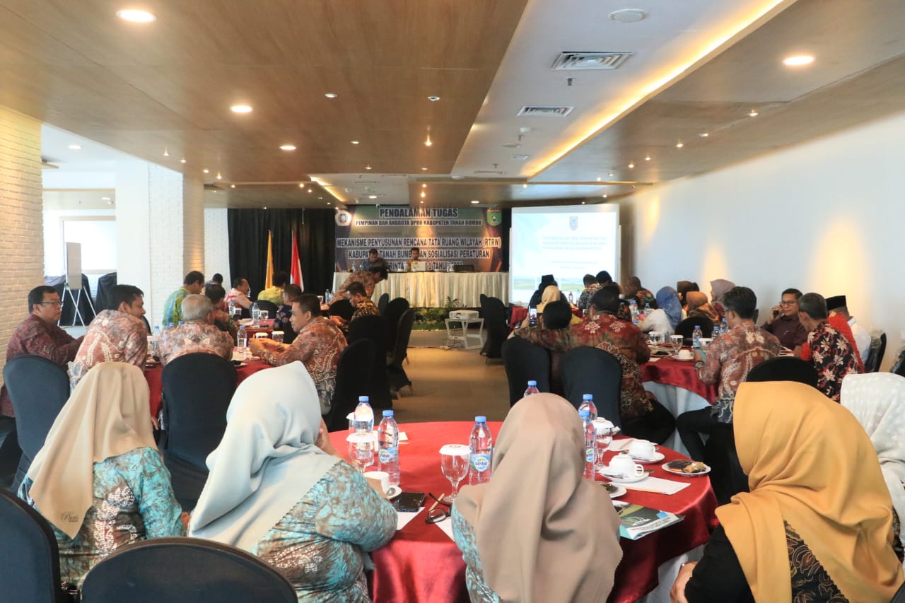 DPRD TANBU GELAR PENDALAMAN TUGAS TERKAIT MEKANISME PENYUSUNAN RTRW 